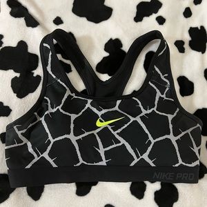 Nike pro padded sports bra. Like new condition. Smoke free home.